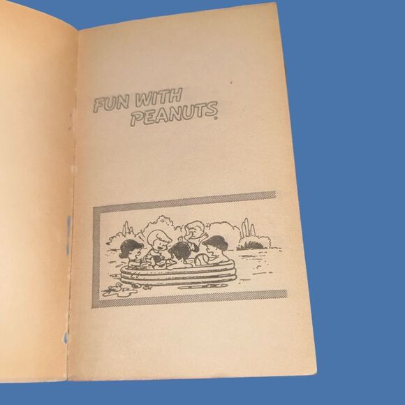 Fun with Peanuts: Selected Cartoons From Good Ol' Charlie Brown Volume 1 - Picture 2 of 8